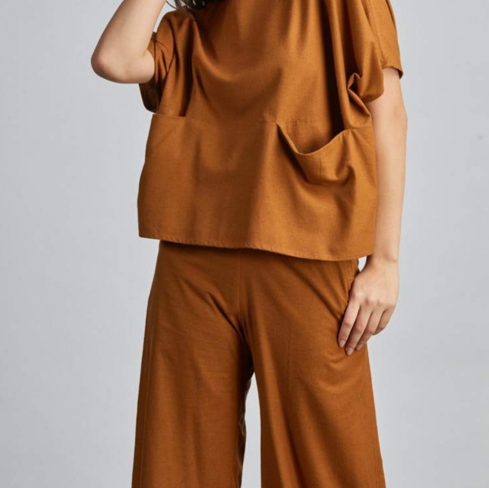 Jamie and the Jones Wide Leg Pant in Umber